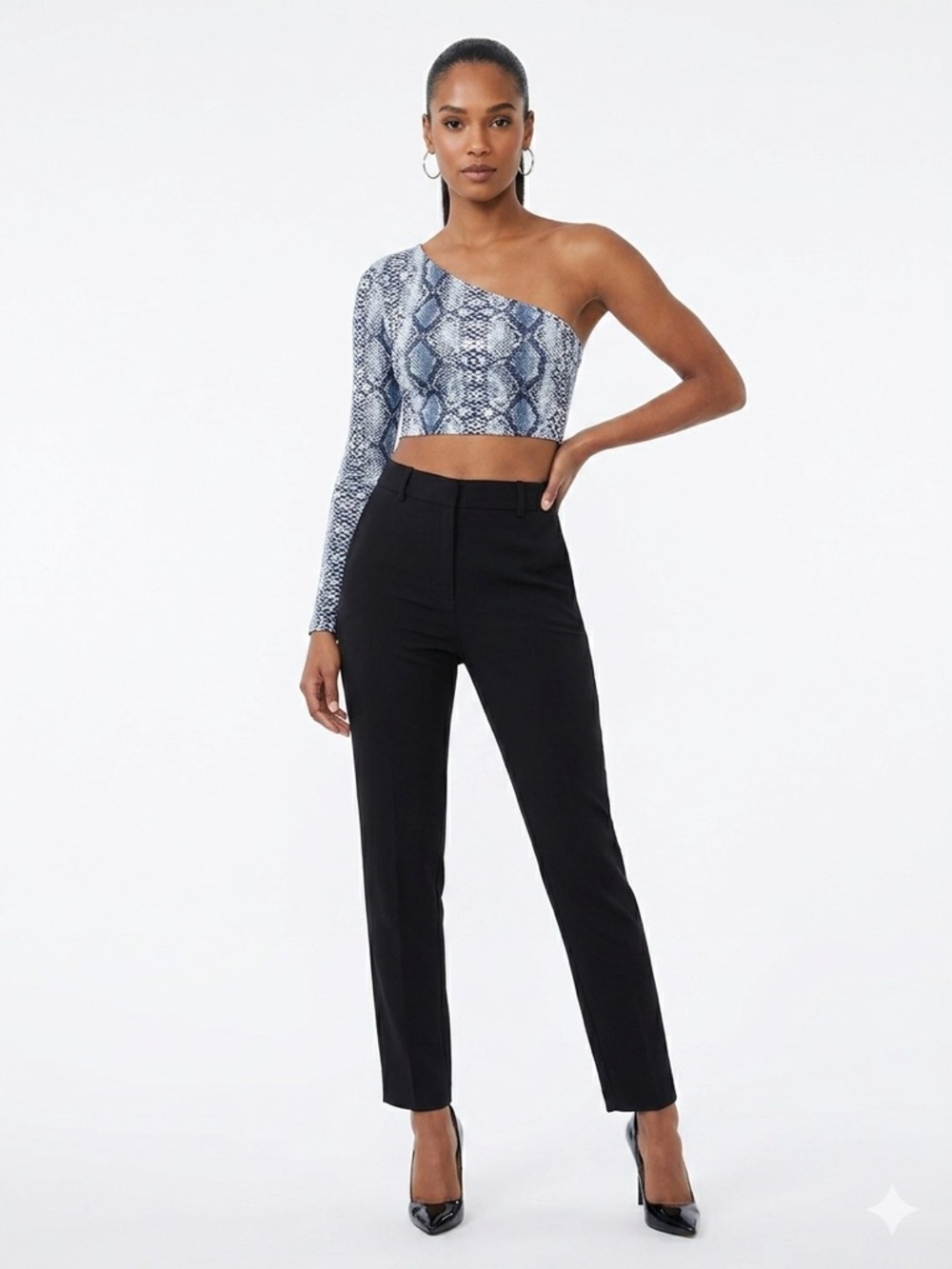 Shein NWOT One-Shoulder Snakeskin Print Top in Black & White